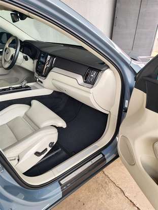 VOLVO-XC60-2022