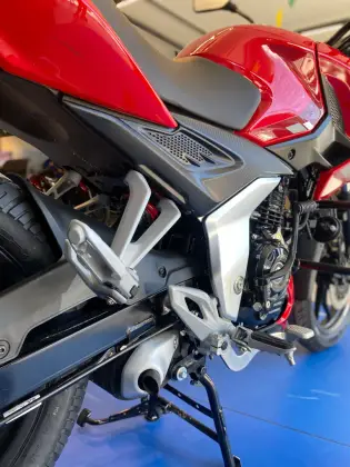 BAJAJ PULSAR N150 