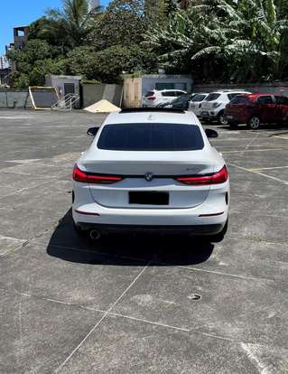 BMW-218i-2021