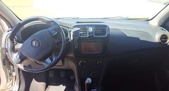 RENAULT-SANDERO-2016
