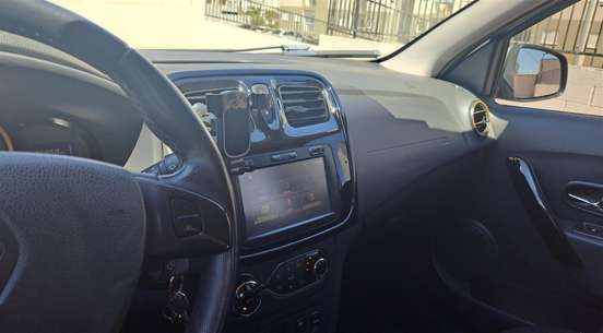 RENAULT-SANDERO-2016