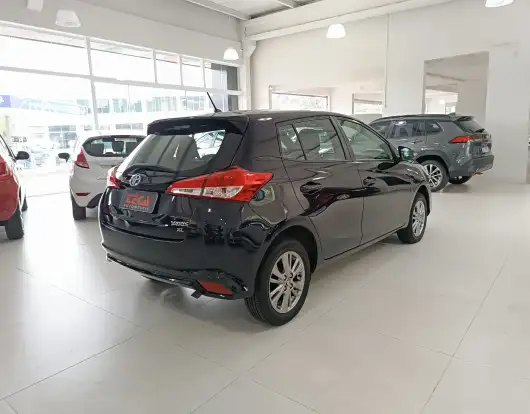 TOYOTA-YARIS-2019