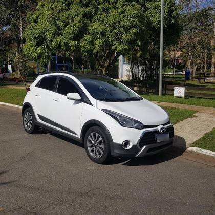 HYUNDAI HB20X 1.6 16V STYLE FLEX 4P AUTOMÁTICO