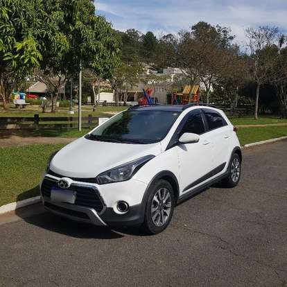 HYUNDAI-HB20X-2017