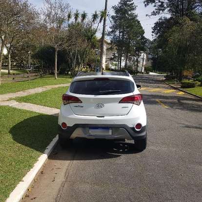 HYUNDAI-HB20X-2017