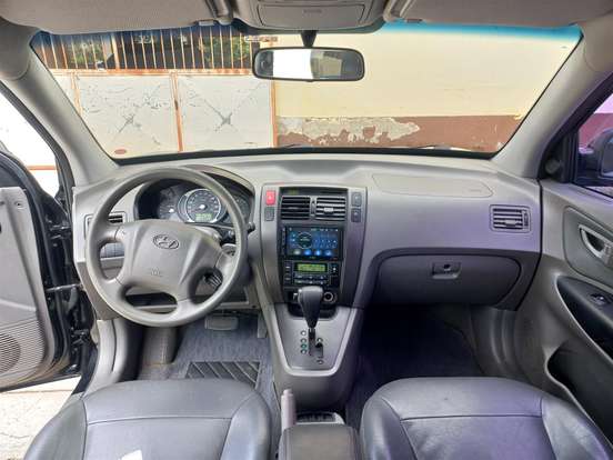 HYUNDAI-TUCSON-2009