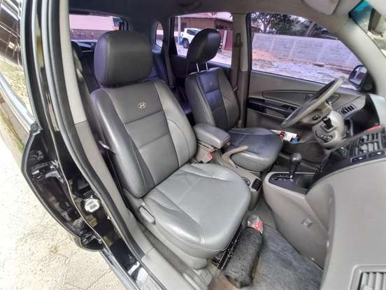 HYUNDAI-TUCSON-2009