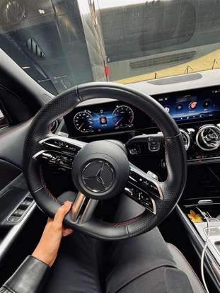 MERCEDES-BENZ-GLA 200-2023