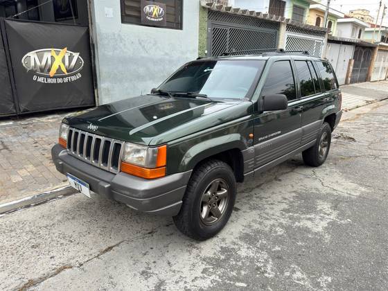 JEEP GRAND CHEROKEE 4.0 LAREDO 4X4 6I 12V GASOLINA 4P AUTOMÁTICO