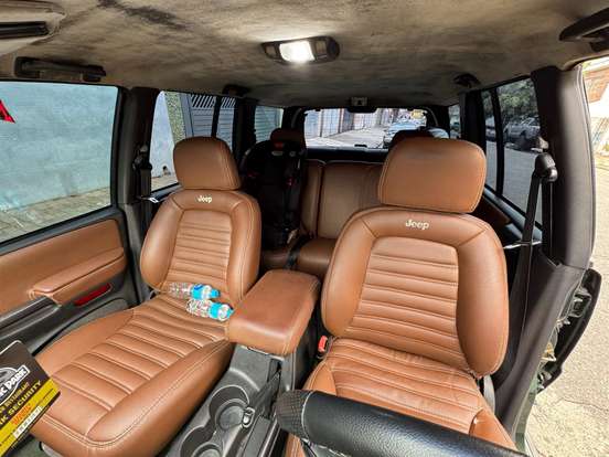JEEP-GRAND CHEROKEE-4.0 LAREDO 4X4 6I 12V GASOLINA 4P AUTOMÁTICO JEEP-GRAND CHEROKEE-1998