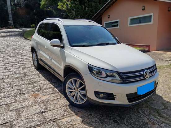 VOLKSWAGEN-TIGUAN-2.0 TSI 16V TURBO GASOLINA 4P TIPTRONIC VOLKSWAGEN-TIGUAN-2011