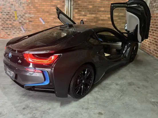 BMW-i8-2015