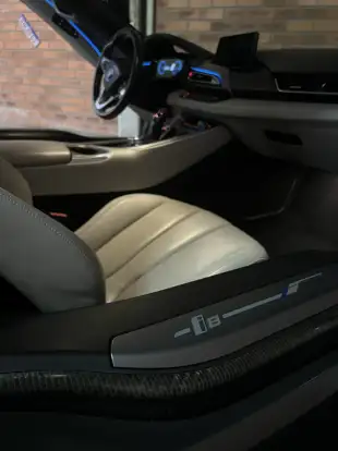 BMW-i8-2015