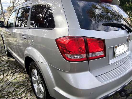 FIAT-FREEMONT-2.4 PRECISION 16V GASOLINA 4P AUTOMÁTICO FIAT-FREEMONT-2012