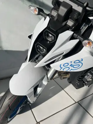 SUZUKI GSX-8S 