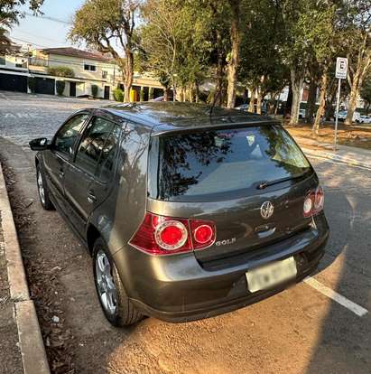 VOLKSWAGEN-GOLF-2012
