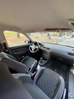 VOLKSWAGEN-GOLF-2012