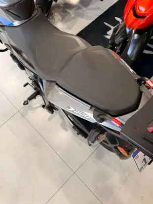 BAJAJ-DOMINAR 200-2024