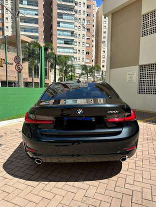 BMW-320i-2020