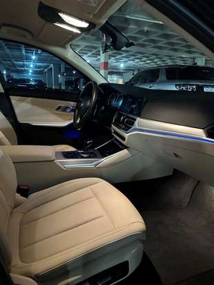 BMW-320i-2020