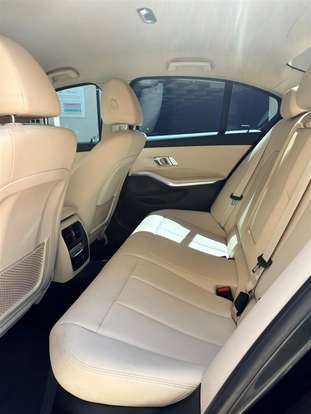 BMW-320i-2020