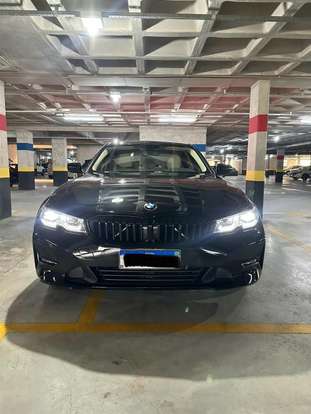 BMW-320i-2020