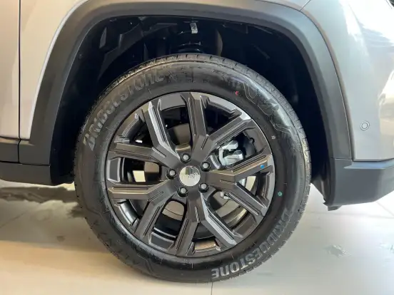 JEEP-COMMANDER-2025
