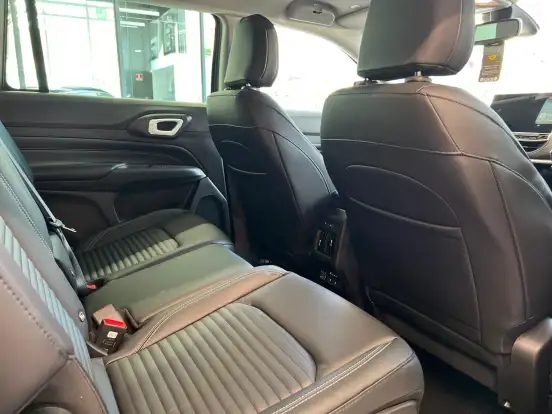 JEEP-COMMANDER-2025