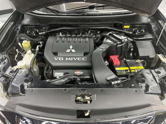 MITSUBISHI-OUTLANDER-3.0 GT 4X4 V6 24V GASOLINA 4P AUTOMÁTICO MITSUBISHI-OUTLANDER-2011