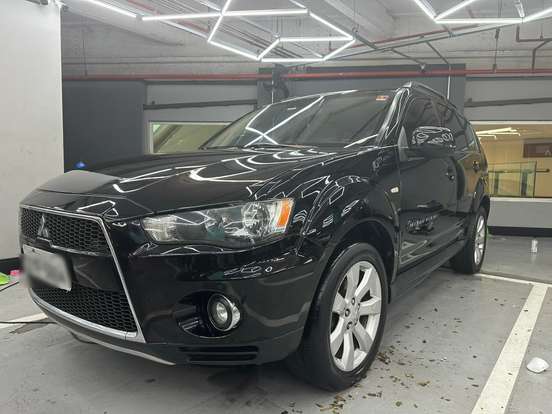 MITSUBISHI-OUTLANDER-2011