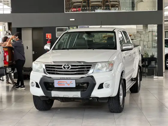 TOYOTA HILUX 2.7 SR 4X2 CD 16V FLEX 4P AUTOMÁTICO