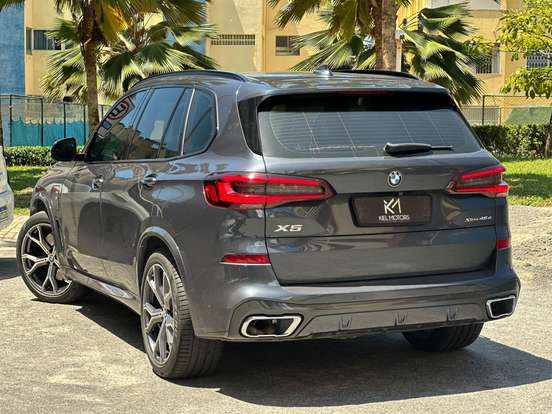 BMW-X5-2020