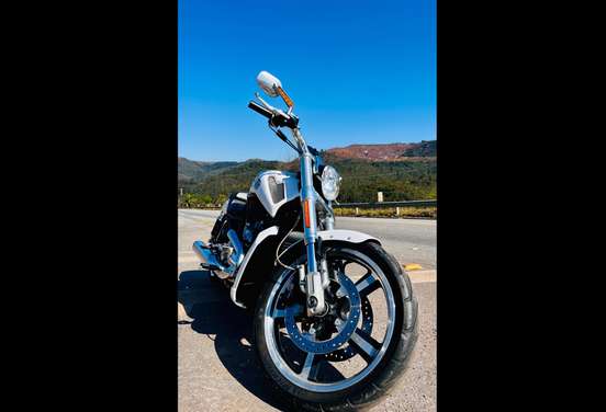 HARLEY-DAVIDSON-V-ROD MUSCLE-2011