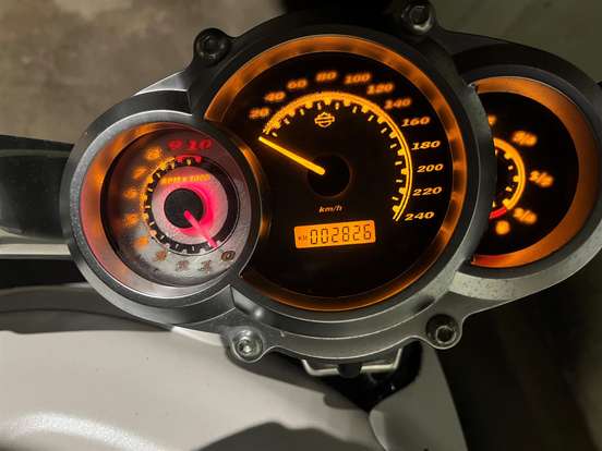 HARLEY-DAVIDSON-V-ROD MUSCLE-2011