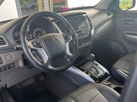 MITSUBISHI-L200 TRITON-2.4 16V TURBO DIESEL OUTDOOR HPE CD 4X4 AUTOMÁTICO MITSUBISHI-L200 TRITON-2020