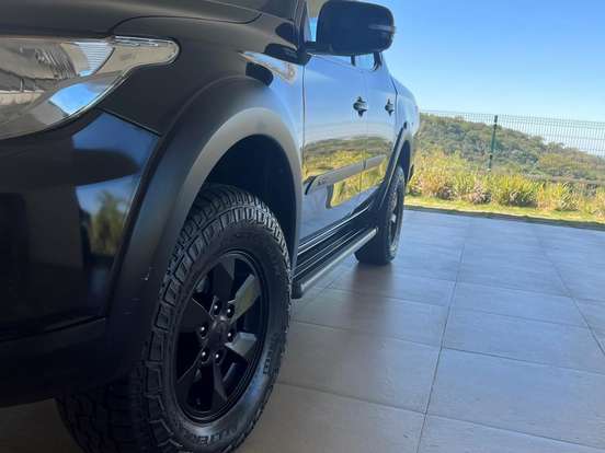 MITSUBISHI-L200 TRITON-2.4 16V TURBO DIESEL OUTDOOR HPE CD 4X4 AUTOMÁTICO MITSUBISHI-L200 TRITON-2020