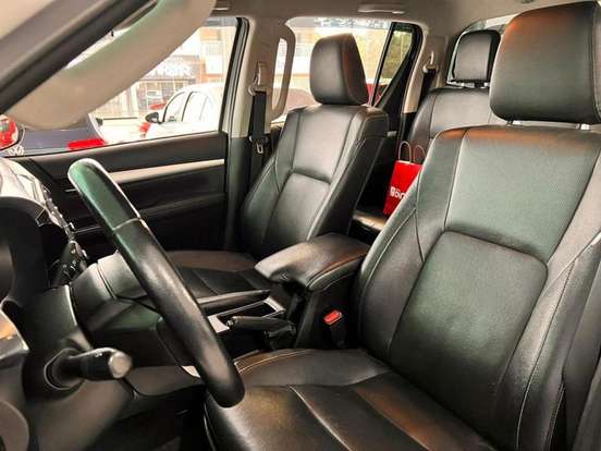 TOYOTA-HILUX-2021