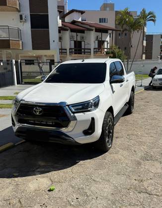 TOYOTA HILUX 2.8 D-4D TURBO DIESEL CD SRX 4X4 AUTOMÁTICO
