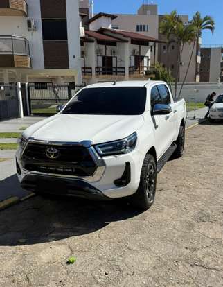TOYOTA-HILUX-2023