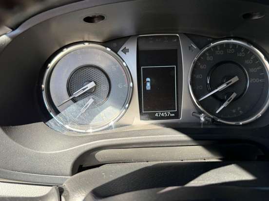TOYOTA-HILUX-2023