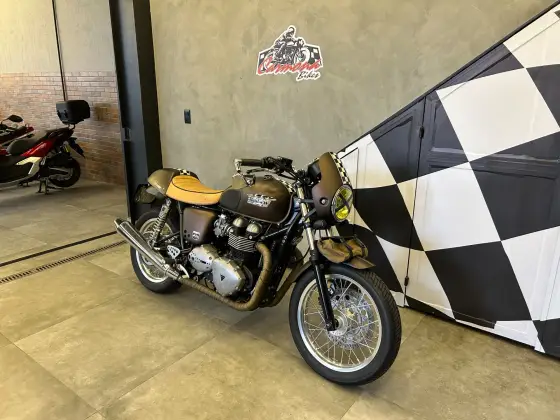 TRIUMPH THRUXTON 