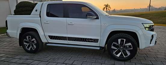 VOLKSWAGEN-AMAROK-2024