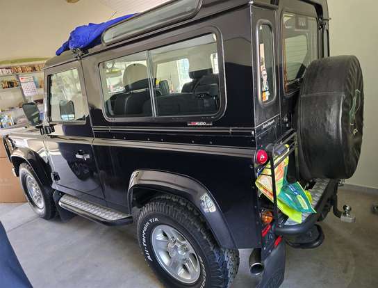 LAND ROVER-DEFENDER-2011