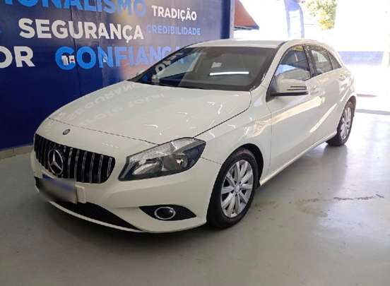 MERCEDES-BENZ-A 200-2013