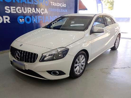 MERCEDES-BENZ-A 200-1.6 TURBO URBAN 16V GASOLINA 4P AUTOMÁTICO MERCEDES-BENZ-A 200-2013