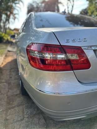 MERCEDES-BENZ-E 500-2010