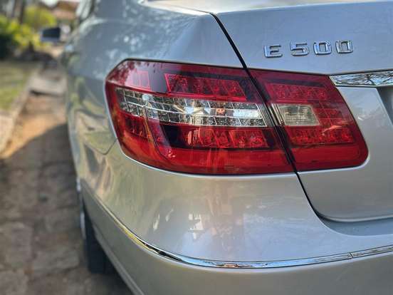 MERCEDES-BENZ-E 500-5.5 GUARD VR4 V8 GASOLINA 4P AUTOMÁTICO MERCEDES-BENZ-E 500-2010