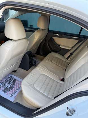 VOLKSWAGEN-JETTA-2016