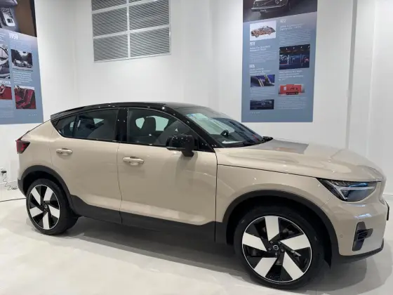 VOLVO EC40 P8 RECHARGE TWIN ELECTRIC ULTRA AWD