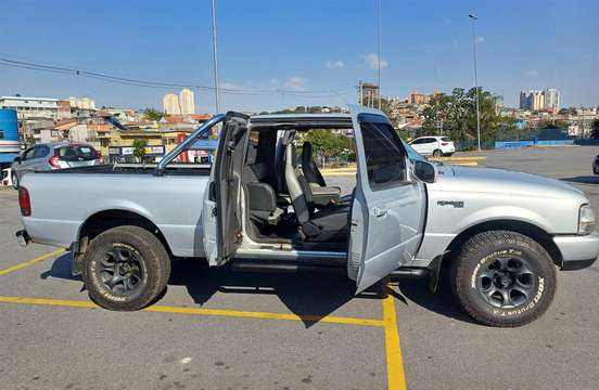 FORD-RANGER-2001